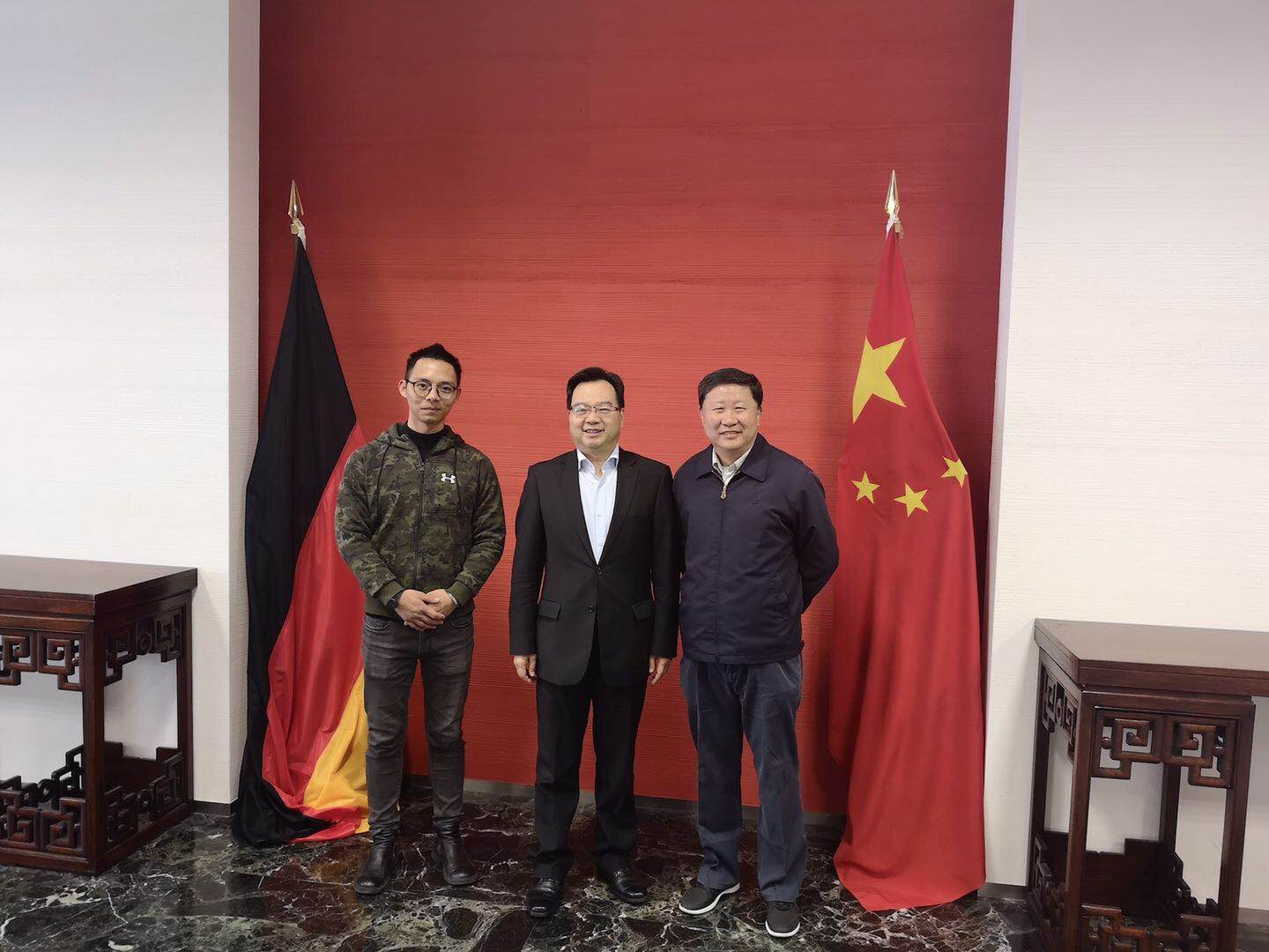 总领事会见.jpg 总领事会见.jpg