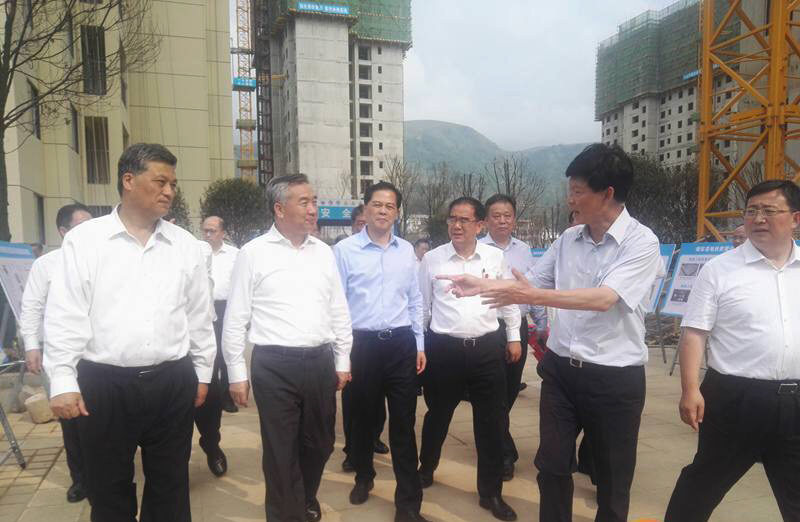 现场视察.jpg