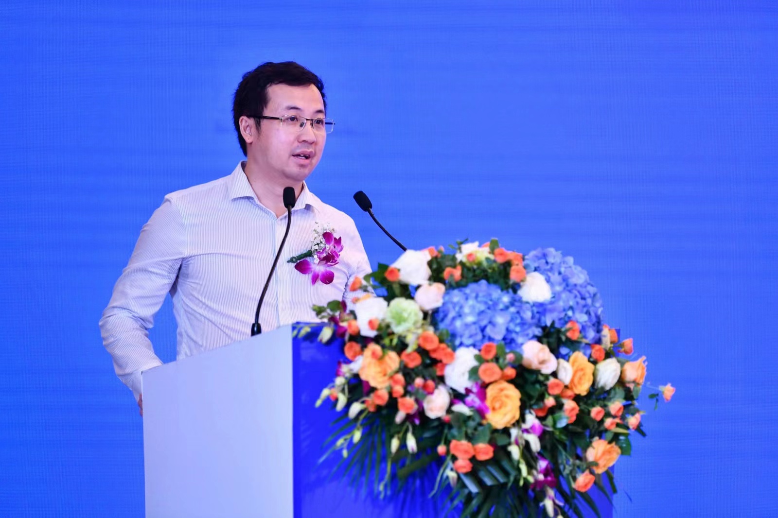 深圳市住房和建设局勘察设计与建设科技处副处长邓文敏致辞.jpg